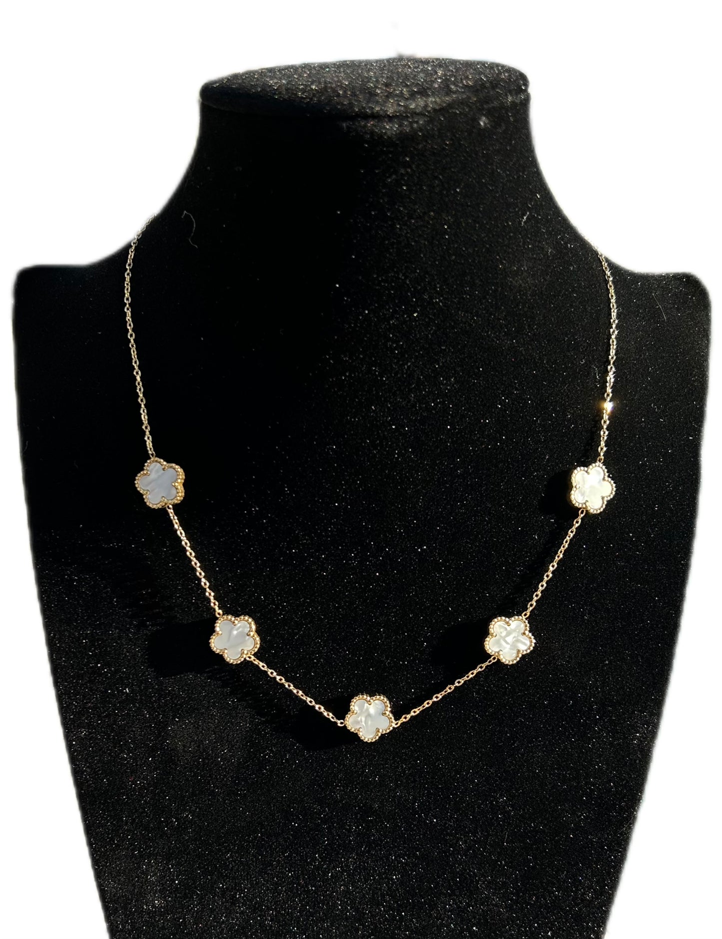 Collana fiori in acciaio