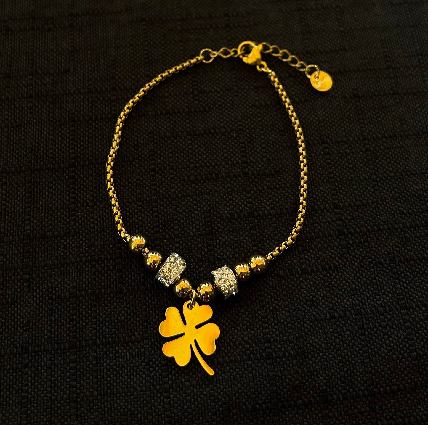 Bracciale con quadrifoglio e strass in acciaio