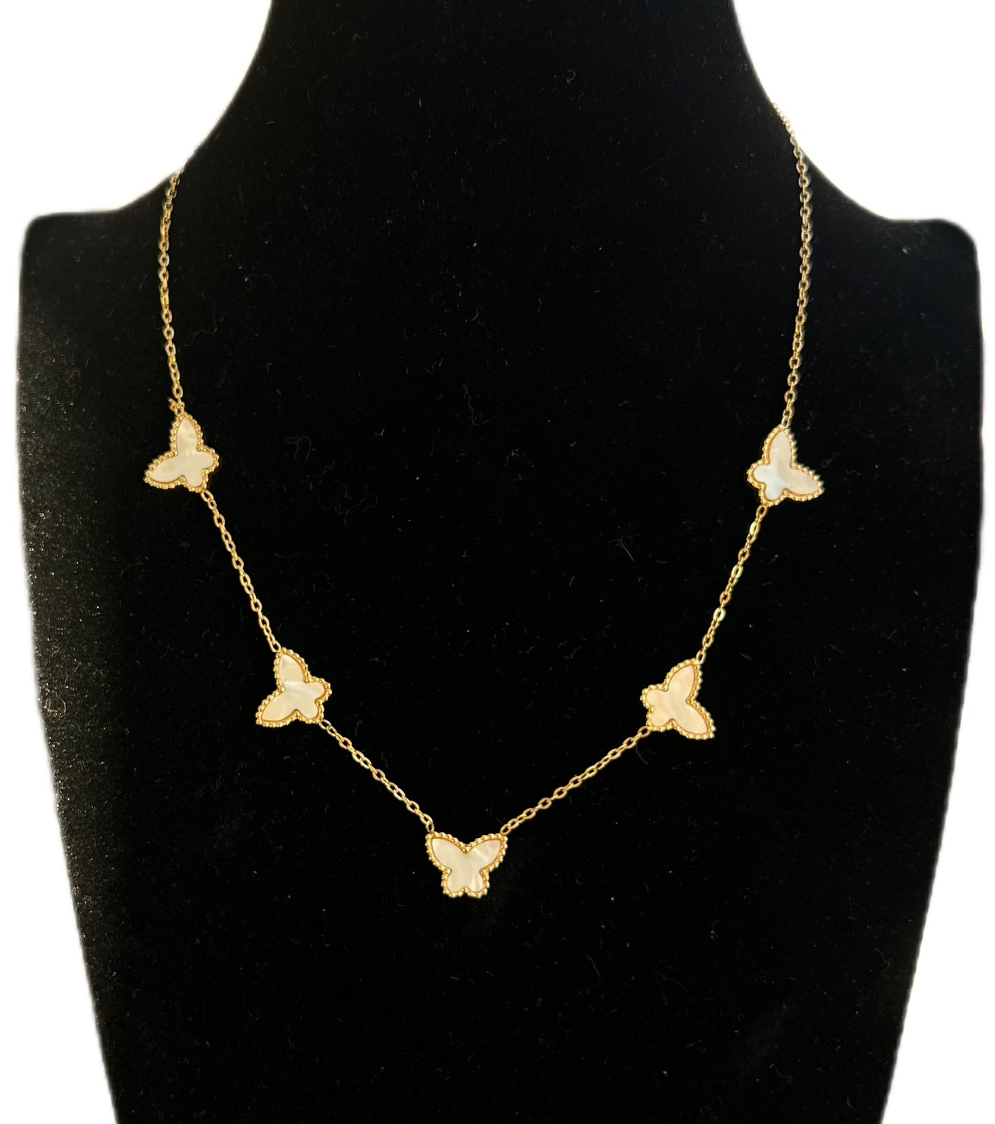 Collana con farfalle in acciaio